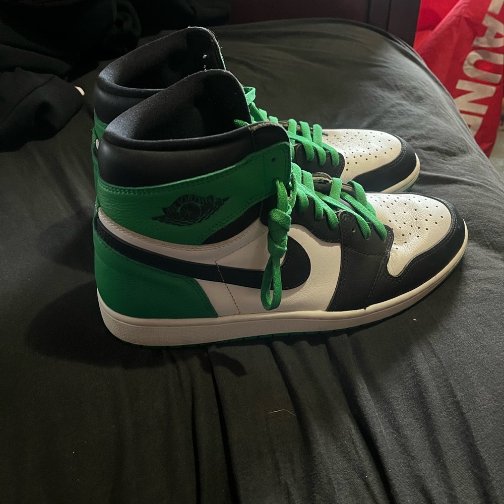 Jordan 1 high lucky green 
Size 13 
Used, good condition